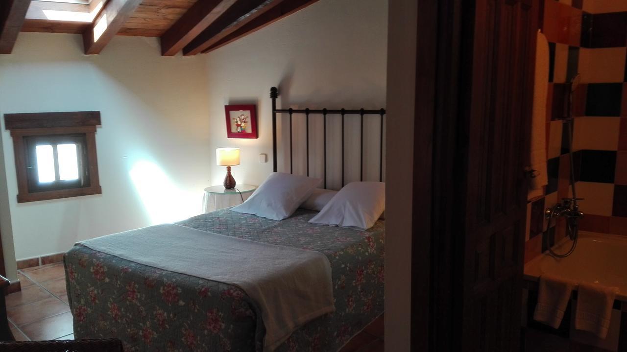 Hostal Rural Luna Y Hostal Rural Lunaposada Канделеда Экстерьер фото